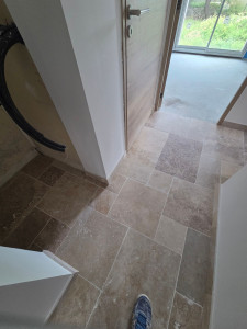 Photo de galerie - Pose de travertin 