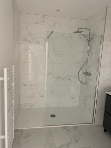 Photo de galerie - Pose de cabines de douche 