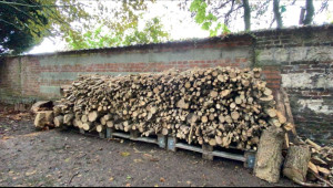 Photo de galerie - Transports et rangement de bois de chauffage 