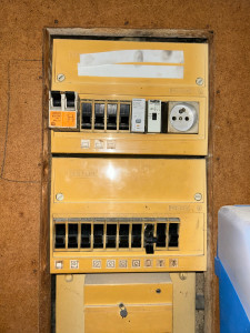 Photo de galerie - Ancien tableau électrique 