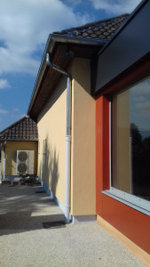 Photo de galerie - Réalisation de travaux de ravalement dans une salle de fêtes 