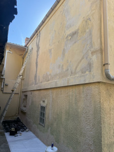 Photo de galerie - Reprise des fissures avec un agrafage au niveau des pignons et des façades