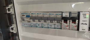 Photo de galerie - Pose compteur piscine avec module Shelly pour mesures conso 3 appareils et un autre module pour contrôler manuellement la piscine ( pompe )