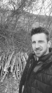 Photo de galerie - Coupe de bois nétoyage ,autour d’unnet1’g enclavé dans une pature