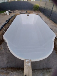 Photo de galerie - Finition gelcoat blanc topcoat blanc la piscine a plus de 30 ans et a été rénovée pour 20 de plus ?