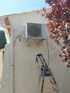 Photo de galerie - Tiarage au vide des liaisons frigorifiques