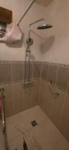 Photo de galerie - Travaux salle de bain .
installer colonne de douche avec un mitigeur thermostatique