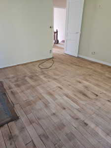 Photo de galerie - Ponçage 
pose parquet 
vernis 