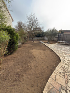 Photo de galerie - Préparation de sol avant de poser le gazon 