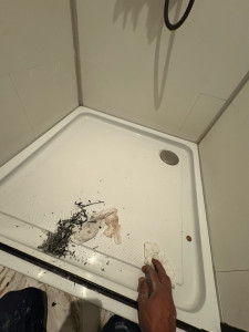 Photo de galerie - Reprise des joints d’étanchéité autour du bac à touche