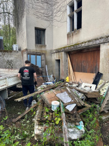 Photo de galerie - Évacuation de déchets dans un jardin 