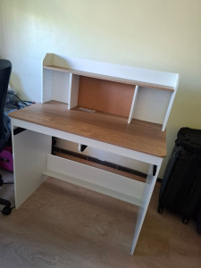 Photo de galerie - Montage bureau enfant 