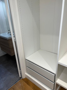 Photo de galerie - J’ai nettoyé cette armoire il éteint abîmé, il avait la poussière et les taches 