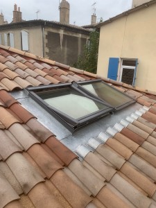 Photo de galerie - Abègements  en zinc sur double velux existent 