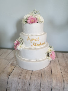 Photo de galerie - Wedding cake (pièce montée pour un mariage) Saveur mangue passion