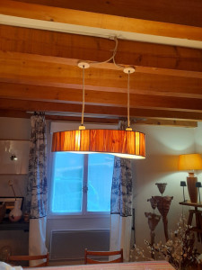 Photo de galerie - Pose luminaire et deco