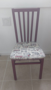 Photo de galerie - Chaise repeinte et tapisser....