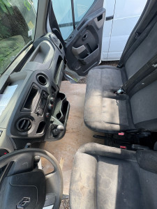 Photo de galerie - Aujourd’hui, j’ai redonné toute sa beauté à ce Renault Trafic 2017 ! ✨?