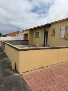 Photo de galerie - Démolition d'un coté de mur de cloture et arase refaite pour accueillir des claustras 