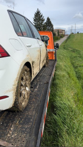Photo de galerie - SORTIE DE ROUTE POUR CETTE GOLF 7 