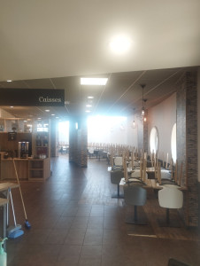 Photo de galerie - Nettoyage de salle de restaurant 