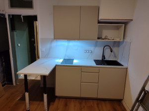 Photo de galerie - Montage petite cuisine