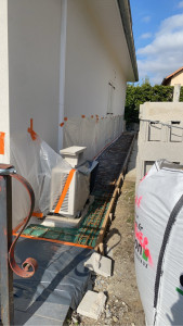 Photo de galerie - Réalisation de coffrage ferraillage et protection d'un trottoir en béton