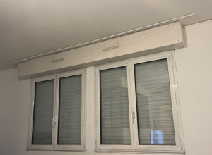 Photo de galerie - Pose d'un rail extensible au plafond pour rideau