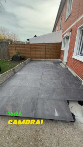 Photo de galerie - Pose de plaque de béton et carrelage sur plot