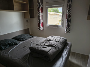 Photo de galerie - Des infectée literie faire le lit 