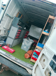 Photo de galerie - Camion équipé pour tout type d'intervention.