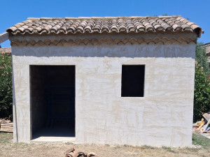 Photo de galerie - Nous avons realiser le cabanon avec toitures a l ancienne.