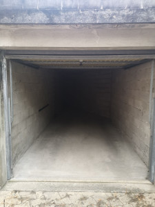 Photo de galerie - Garage vidé à Bourgoin Jallieu, prestation de ménage qui va avec pour un travail soigné et un retour d'état des lieux positif pour le client. 