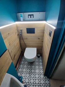 Photo de galerie - Renovation complète des WC revêtement  mural et sol et WC suspendue 
