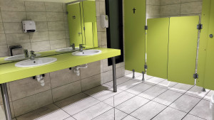 Photo de galerie - Nettoyage en profondeur poussière,murs, lavabos, toilettes, fenêtres,sols en collectivité.