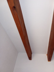 Photo de galerie - Rafraîchissement peinture blanche sur plafond rose foncé 