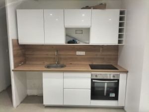 Photo de galerie - Fin d'une installation électrique pour une cuisine en saignée avec mise aux normes