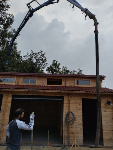 Photo de galerie - Coulage dalle béton dans garage avec pompe 