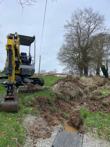 Photo de galerie - Création d’une tranchée plus pose d’une arrivée d’eau potable 50m de long 