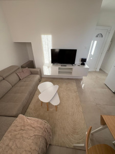Photo de galerie - Nettoyage complet d’un appartement chez des particuliers : un intérieur propre, frais et impeccable. Et grâce à l’avance immédiate ACCESSAP, nos clients bénéficient de -50% de réduction.
