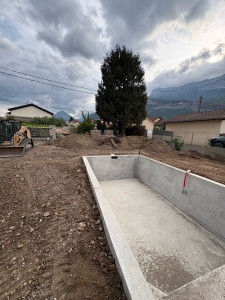 Photo de galerie - Remblais d’une piscine en construction 
