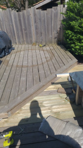 Photo de galerie - Réparation d'une structure de terrasse + changement des lames en mauvais état. 