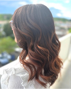 Photo de galerie - Wavy ombré couleur racines 