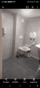 Photo de galerie - Réalisation du salle de bain, posé lavabo, toilette...