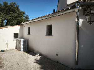 Photo de galerie - Pose de gouttière aluminium avec receveur 