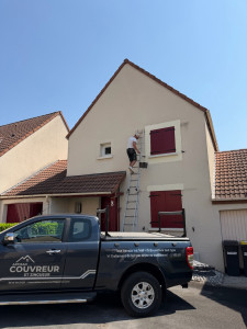 Photo de galerie - Peinture, des encadrements de fenêtre en couleur ton pierre claire 