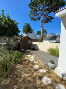 Photo de galerie - Remise en état : Débroussaillage, tonte, désherbage et taille des arbustes.