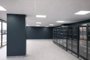 Photo de galerie - À travers ce projet d’aménagement, nous avons rénové cet espace commercial pour en faire un lieu moderne, fonctionnel et attractif, idéal pour développer une activité