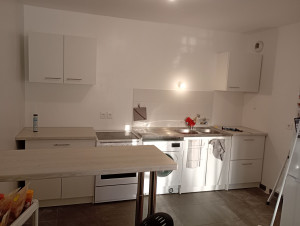 Photo de galerie - Montage meuble de cuisine et plan de travail détaché 