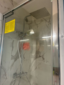 Photo de galerie - Installation de Douche à Mérignac avec carrelage imitation marbre blanc 